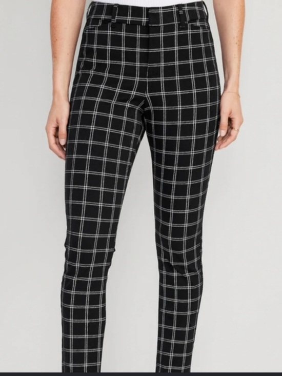 Old Navy Pants - Old Navy Women's High Rise Pixie Pants White/Black plaid . Size 10 Regular EUC